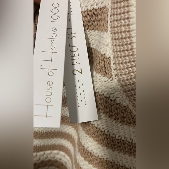 House of Harlow 1960 open knit Tan sweater short set. Monrow design style. Med - Picture 9 of 10